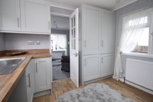 Kitchen/Breakfast Room- click for photo gallery